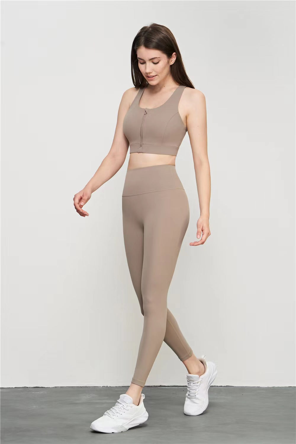 Stylish yoga outfit for women
